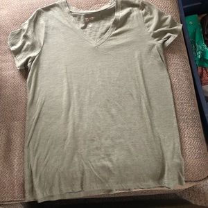 Short sleeve v-neck shirt
